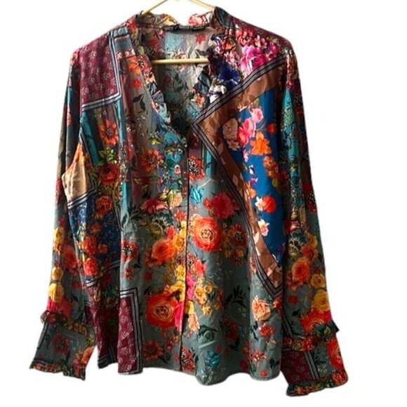 Tolani Multi-Color Floral Long Sleeve Button Down Blouse NWOT Size Medium - Picture 4 of 12